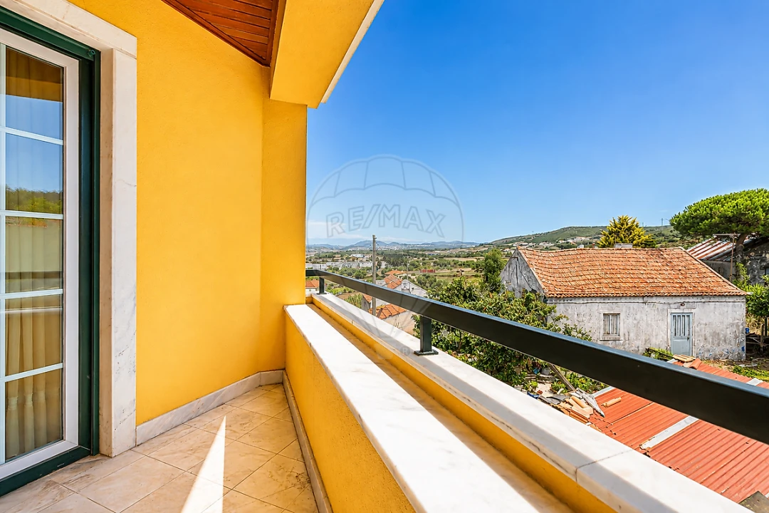 Apartamento T3 para Arrendamento em Almargem do Bispo, Pêro Pinheiro e Montelavar Foto 27