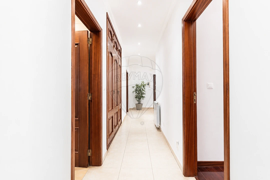 Apartamento T3 para Arrendamento em Almargem do Bispo, Pêro Pinheiro e Montelavar Foto 6