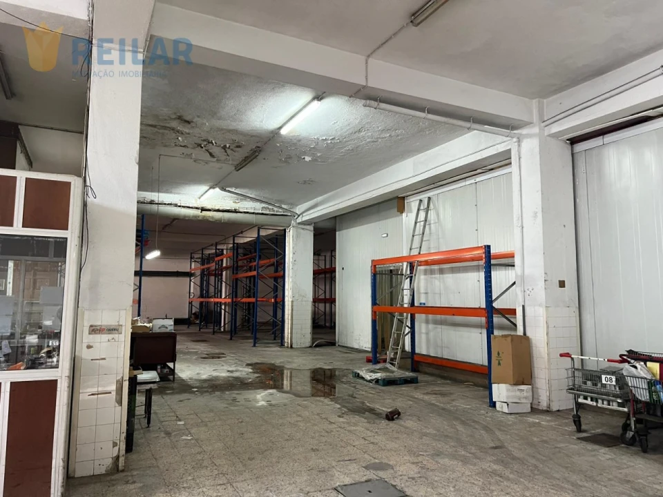 Armazém para Venda em Santa Iria de Azoia, São João da Talha e Bobadela Foto 2