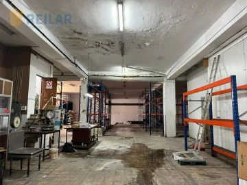 Armazém para Venda em Santa Iria de Azoia, São João da Talha e Bobadela