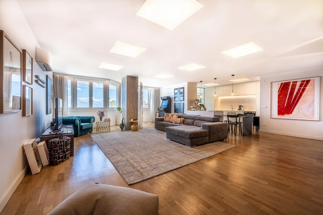 Apartamento T5 para Venda em Penha de França Foto 4