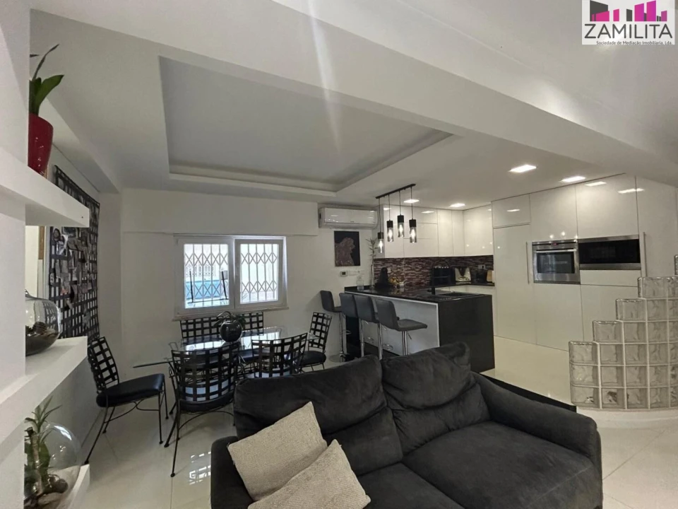 Apartamento T4 para Venda em Amora Foto 5