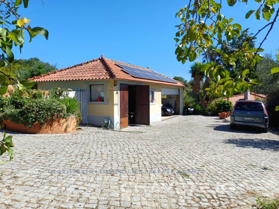 Moradia T2 para Venda em Beco Foto 40