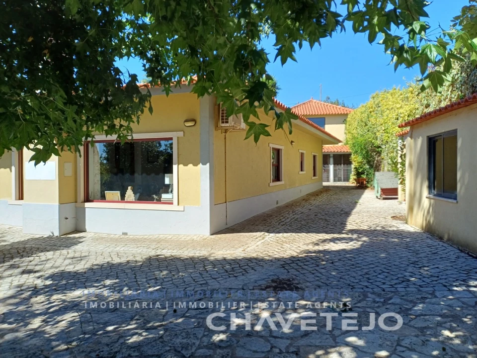Moradia T2 para Venda em Beco Foto 69