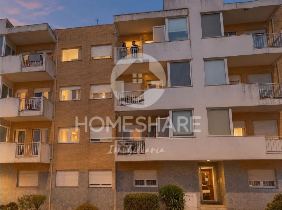 Apartamento T2 para Venda em Rebordosa Foto 1