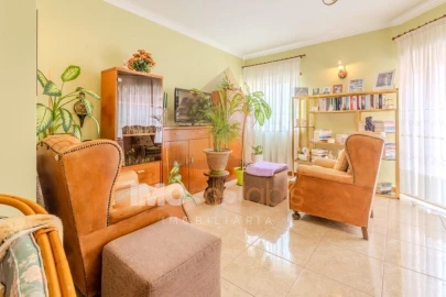 Apartamento T3 para Venda em Romeira e Várzea