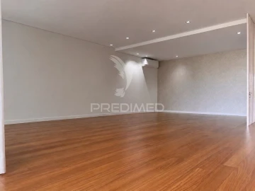 Apartamento T3 para Venda em Antas e Abade de Vermoim
