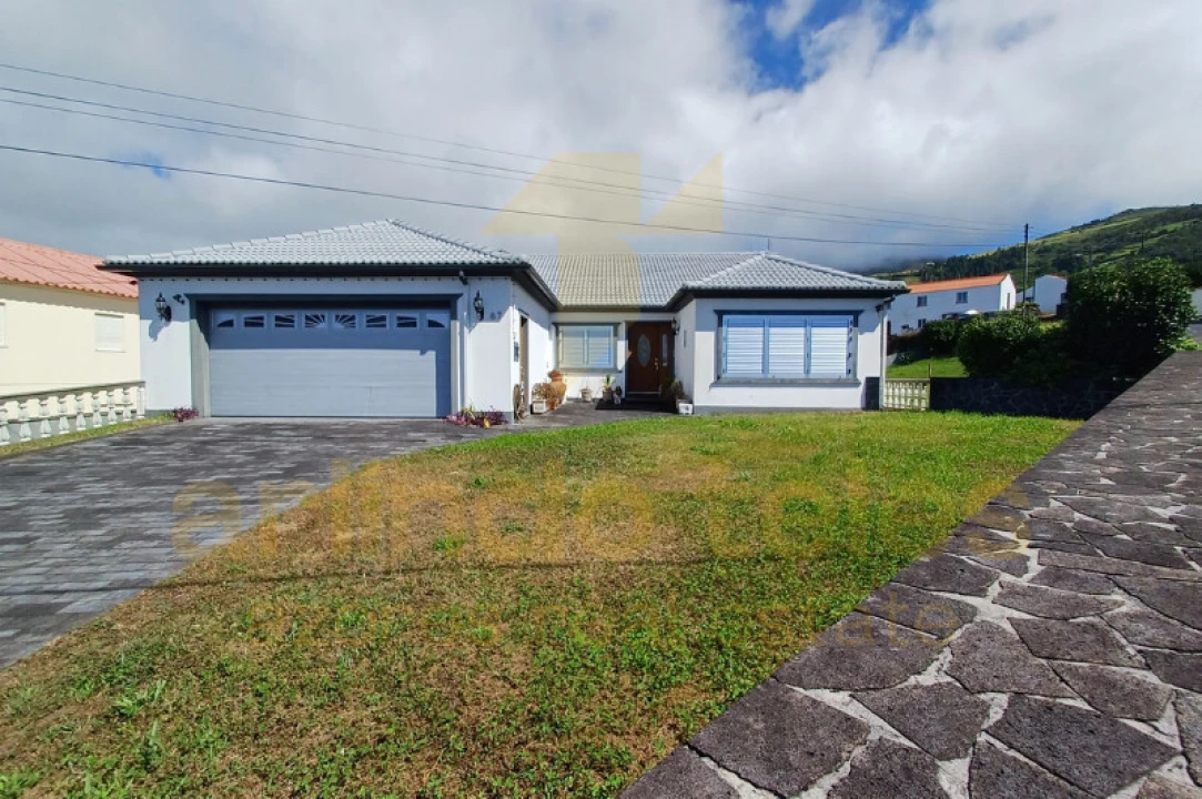 Moradia T3 para Venda em Ribeira Seca Foto 1