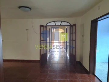 Moradia T4 para Venda em Granja