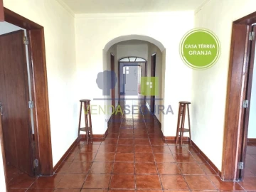 Moradia T4 para Venda em Granja