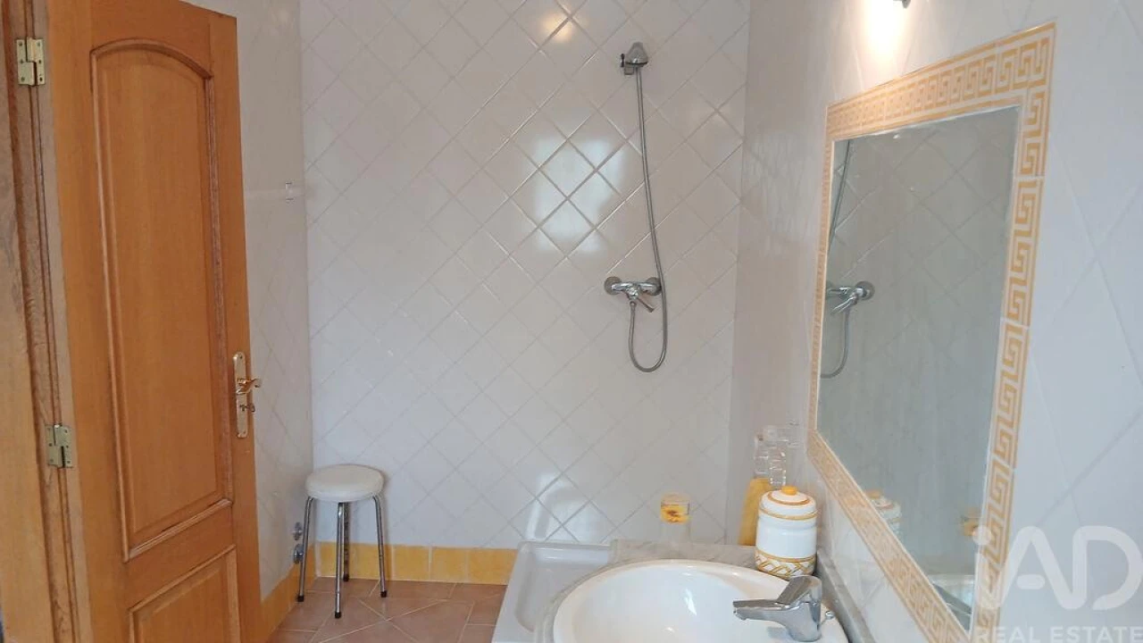 Moradia T3 para Venda em Alvorninha Foto 31