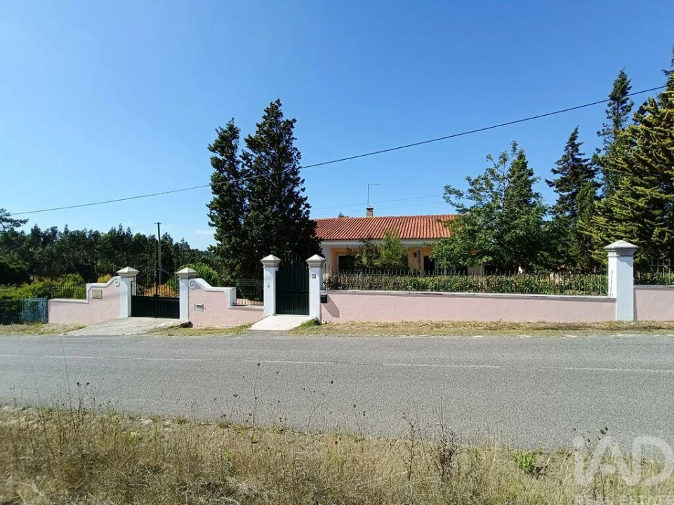 Moradia T3 para Venda em Alvorninha Foto 2