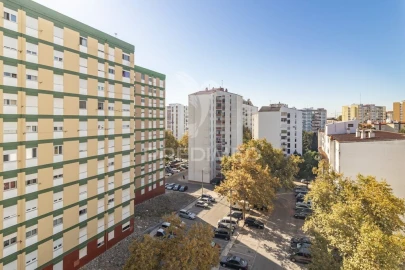 Apartamento T3 para Venda em Corroios