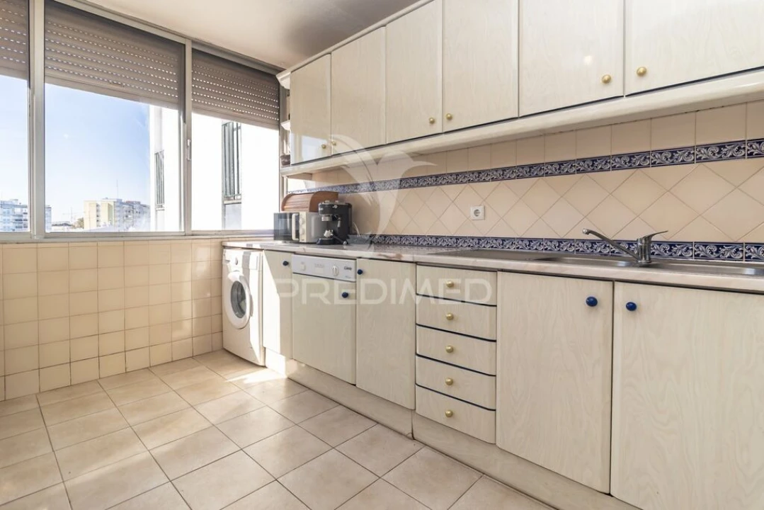 Apartamento T3 para Venda em Corroios Foto 8