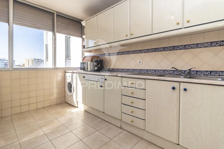 Apartamento T3 para Venda em Corroios Foto 8