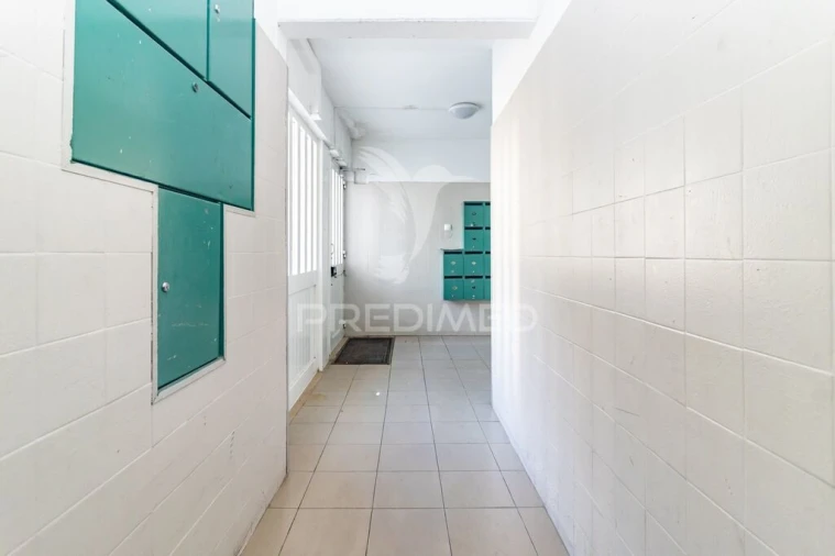 Apartamento T3 para Venda em Corroios Foto 4