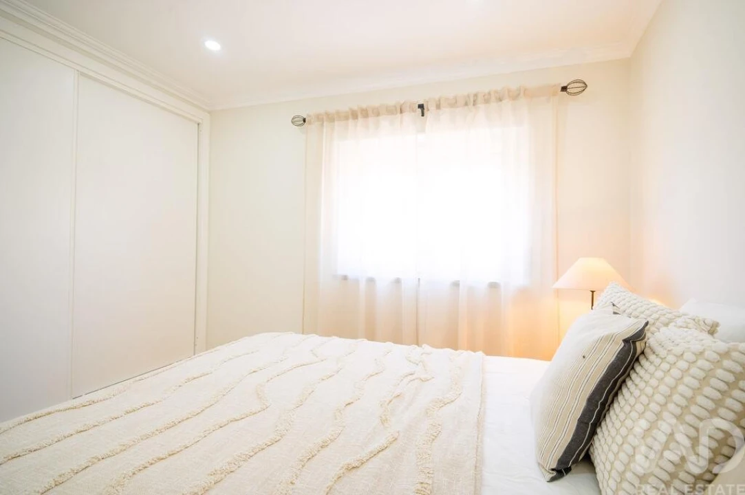 Apartamento T2 para Venda em Atouguia da Baleia Foto 15