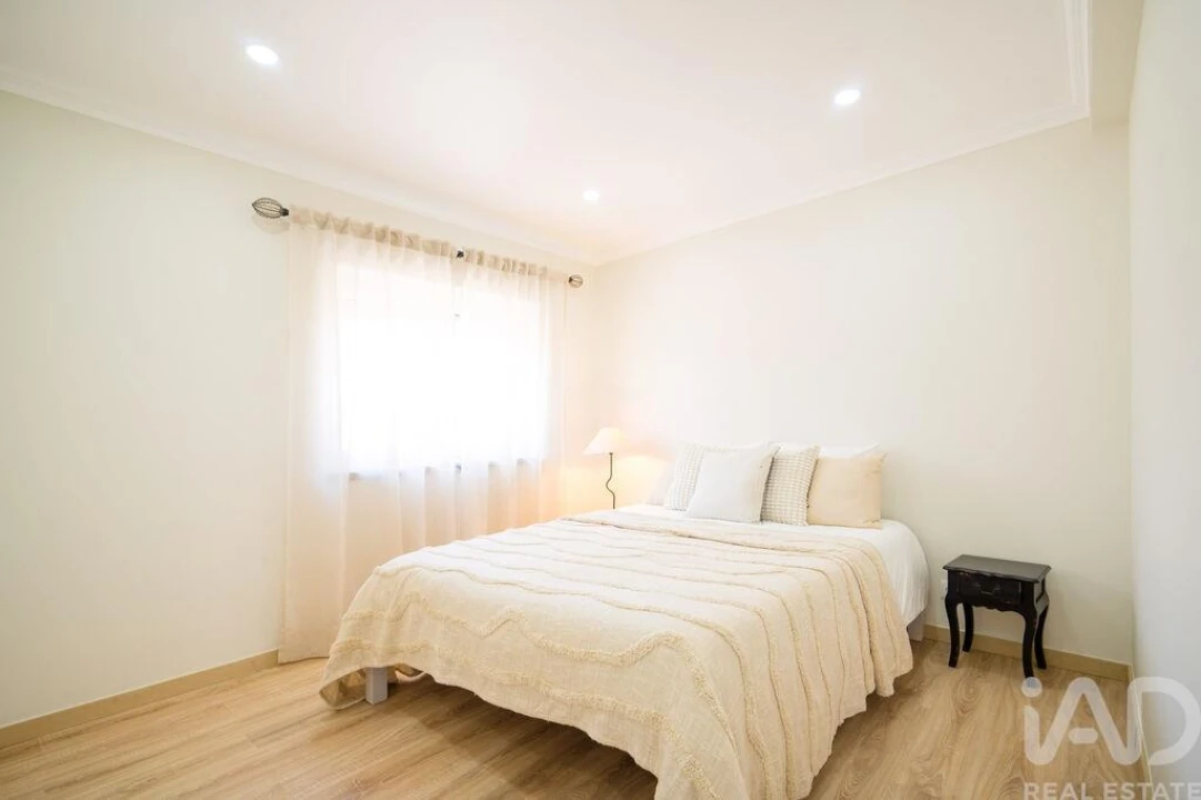 Apartamento T2 para Venda em Atouguia da Baleia Foto 12