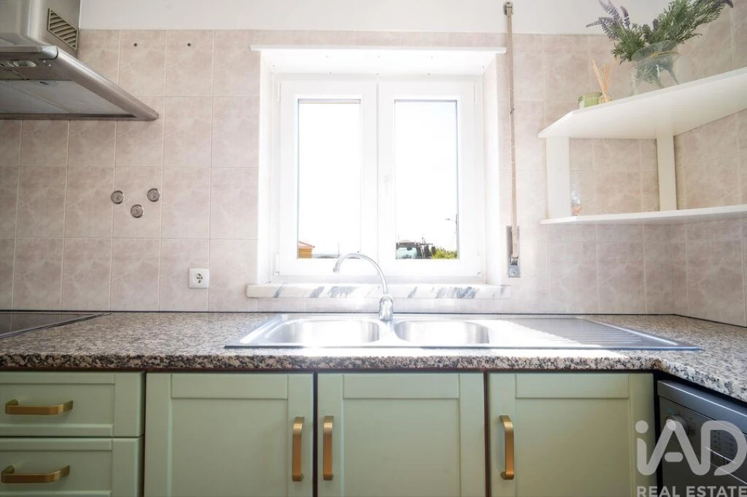 Apartamento T2 para Venda em Atouguia da Baleia Foto 8