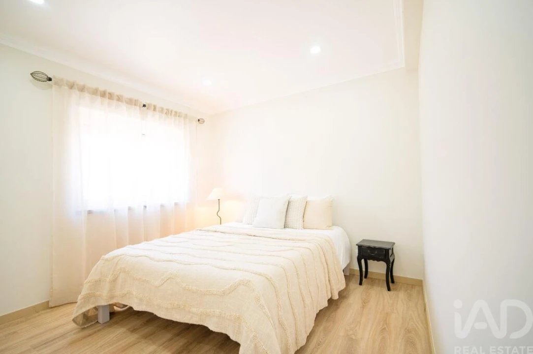 Apartamento T2 para Venda em Atouguia da Baleia Foto 11