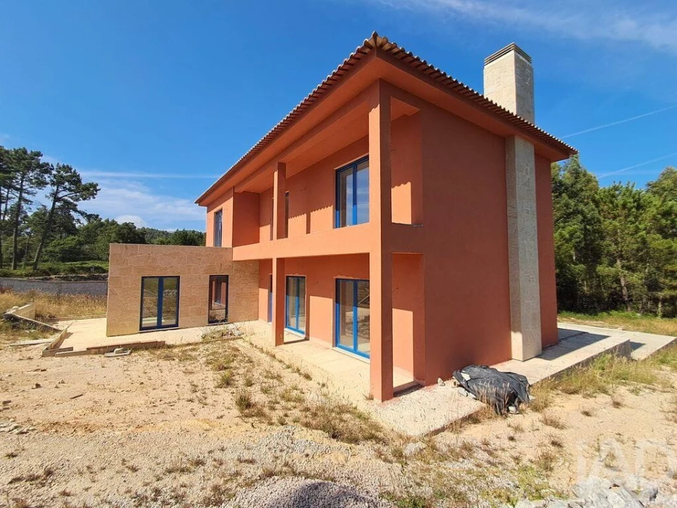 Moradia T4 para Venda em Riba de Ancora Foto 6