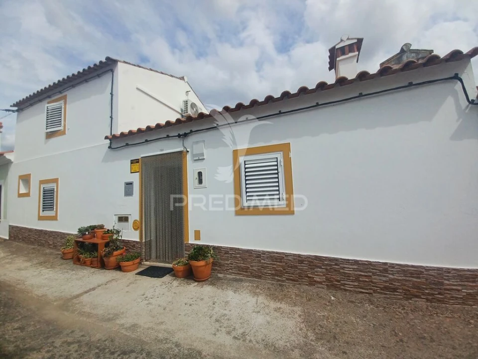 Moradia T1 para Venda em Urra Foto 1
