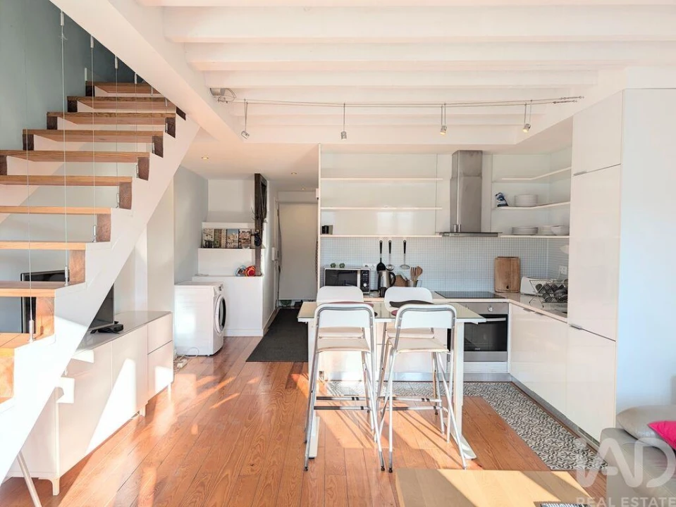 Apartamento T2 para Arrendamento em Misericórdia Foto 6