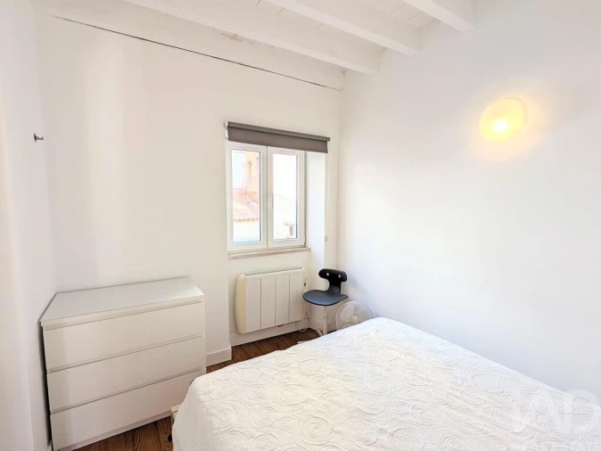 Apartamento T2 para Arrendamento em Misericórdia Foto 11