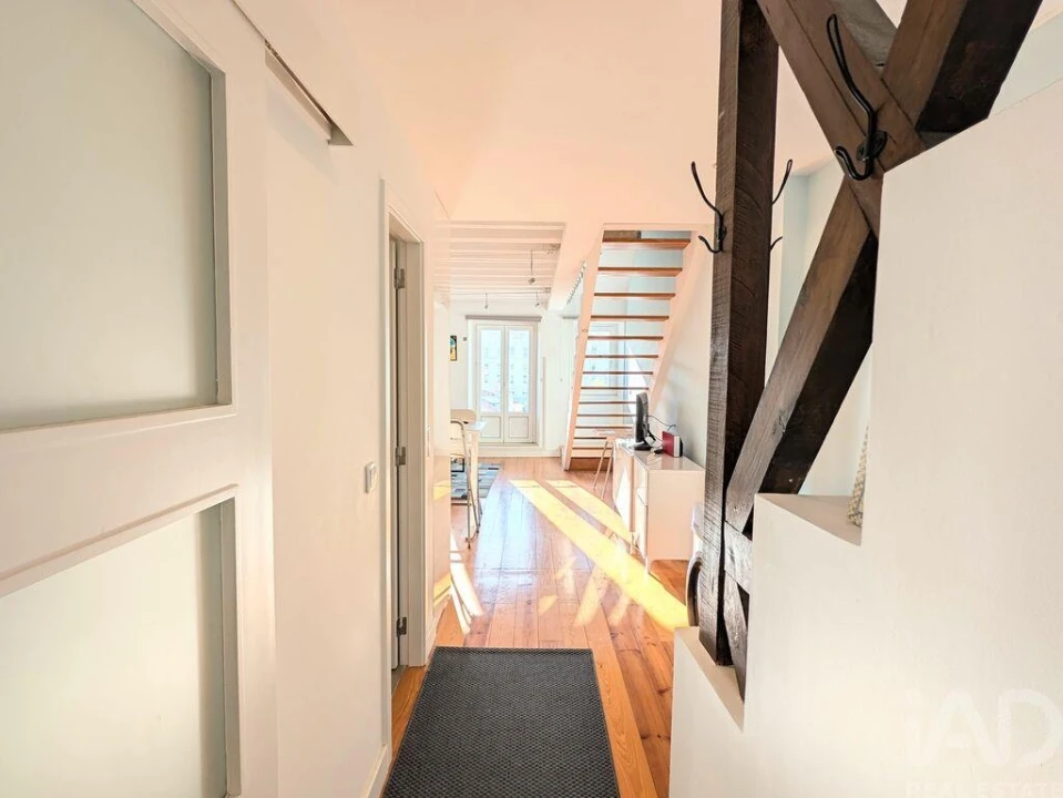 Apartamento T2 para Arrendamento em Misericórdia Foto 12
