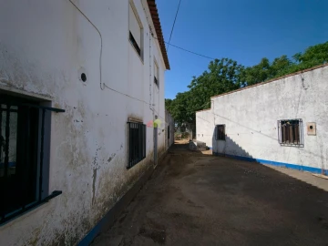 Moradia T2 para Venda em Nossa Senhora da Vila, Nossa Senhora do Bispo e Silveiras