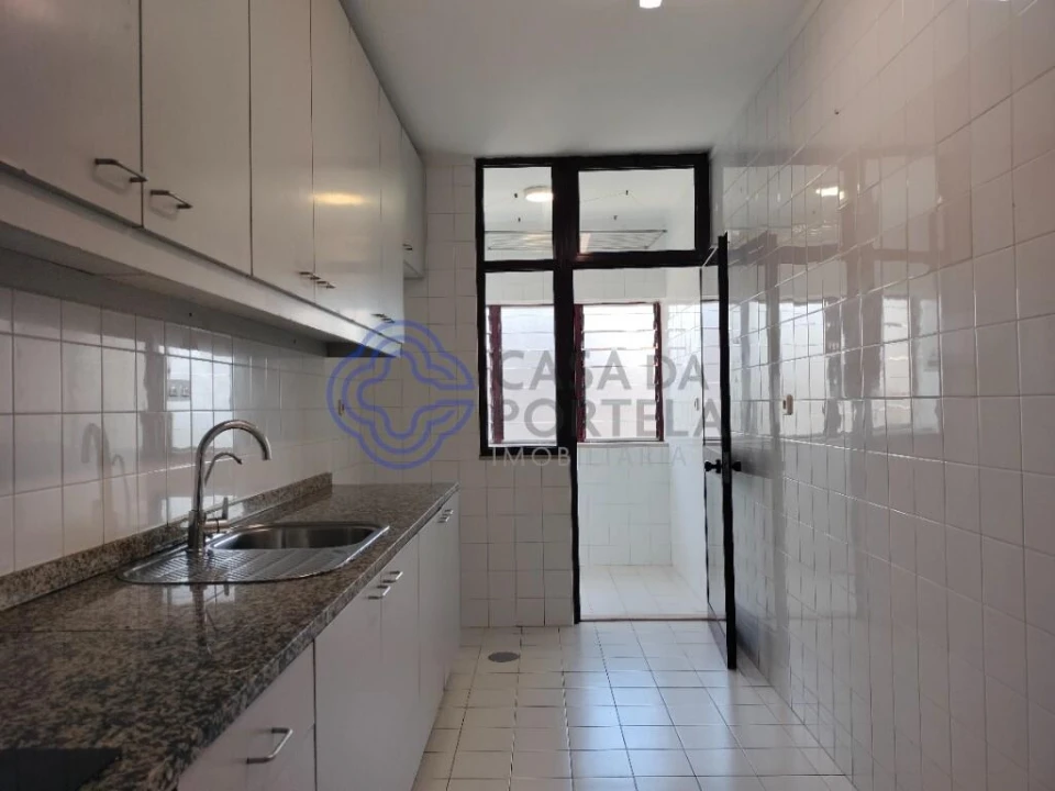 Apartamento T3 para Venda em Vilar de Andorinho Foto 13