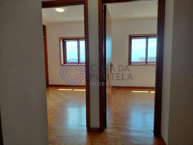 Apartamento T3 para Venda em Vilar de Andorinho Foto 24