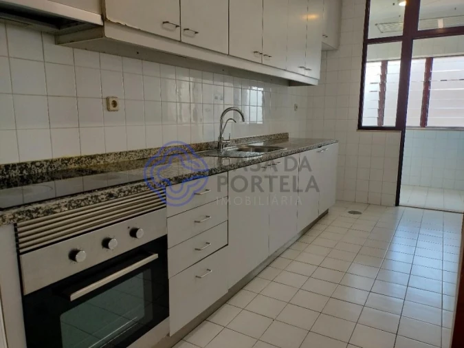 Apartamento T3 para Venda em Vilar de Andorinho Foto 13