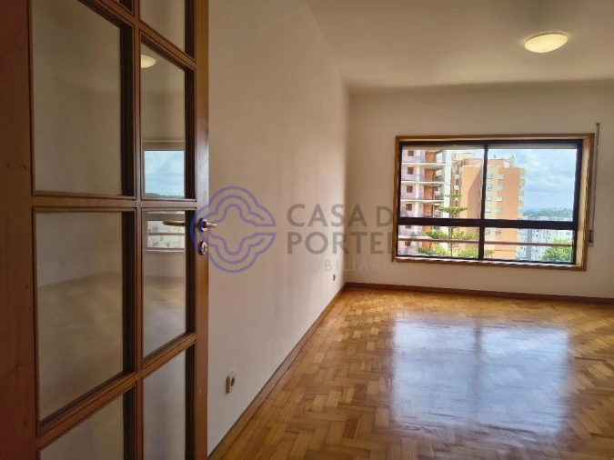 Apartamento T3 para Venda em Vilar de Andorinho Foto 4