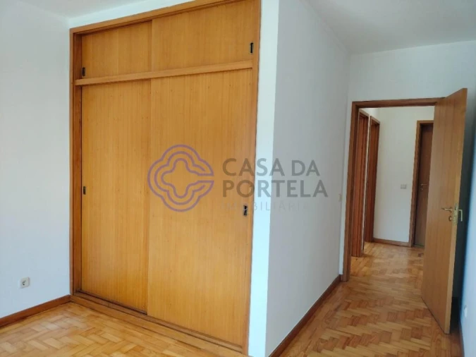 Apartamento T3 para Venda em Vilar de Andorinho Foto 27