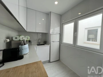 Apartamento T2 para Venda em Sesimbra (Santiago)