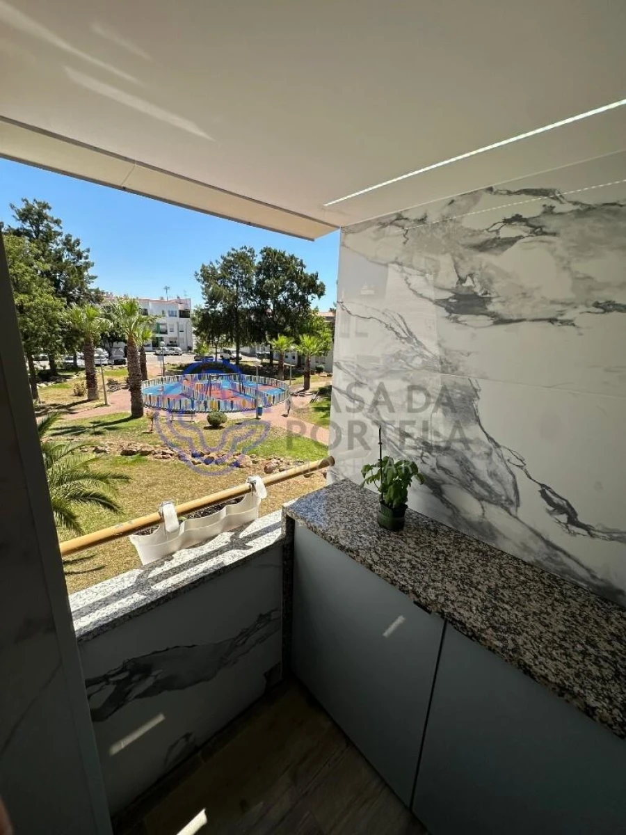 Apartamento T2 para Venda em Albufeira e Olhos de Água Foto 2