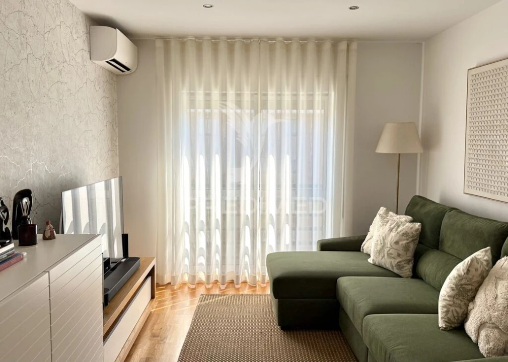 Apartamento T2 para Venda em São Domingos de Benfica Foto 3