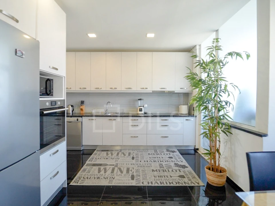 Apartamento T3 para Venda em Ramalde Foto 4