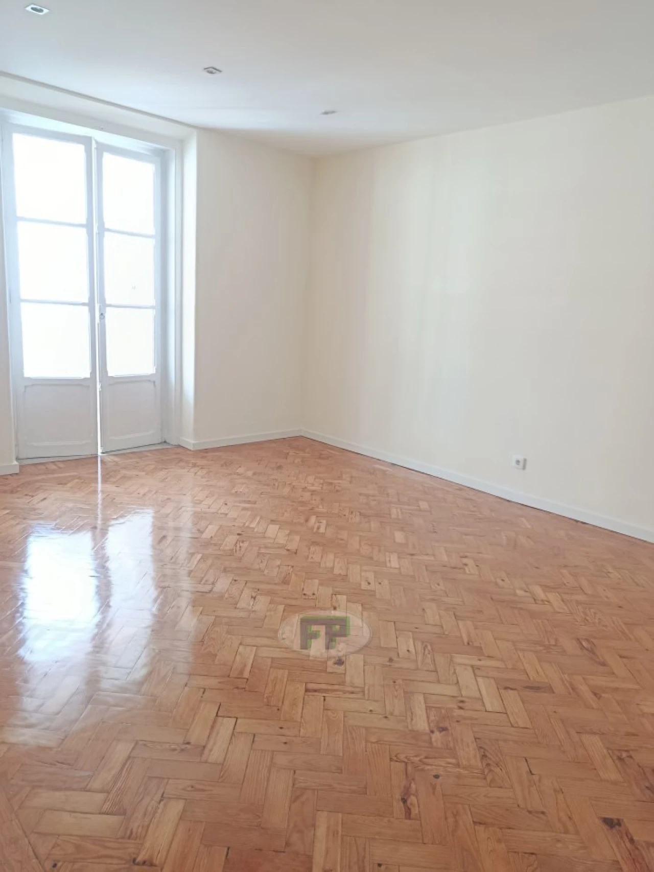 Apartamento T4 para Arrendamento em Avenidas Novas Foto 1