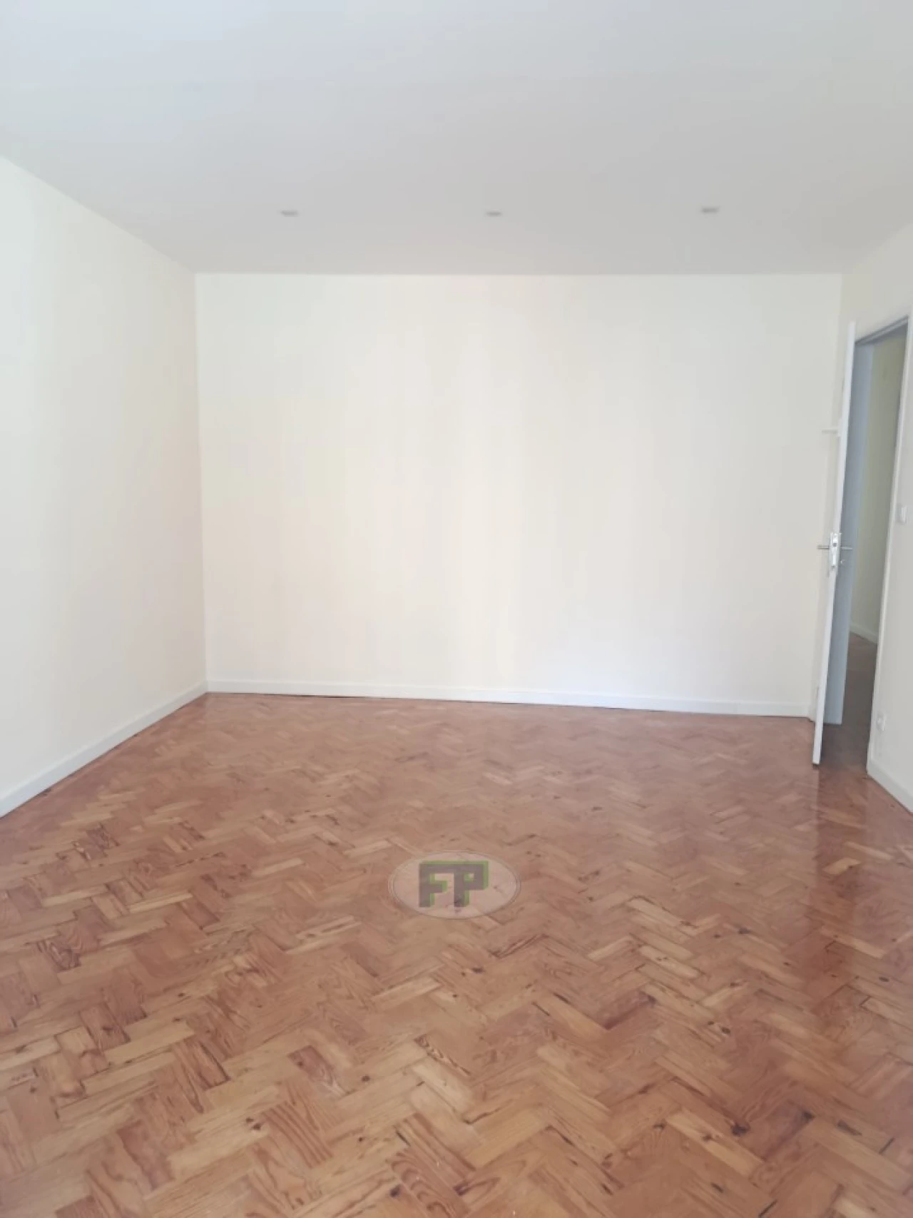 Apartamento T4 para Arrendamento em Avenidas Novas Foto 13