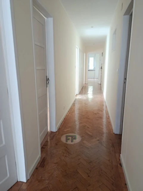 Apartamento T4 para Arrendamento em Avenidas Novas