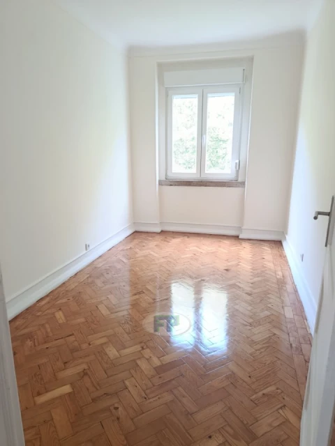 Apartamento T4 para Arrendamento em Avenidas Novas
