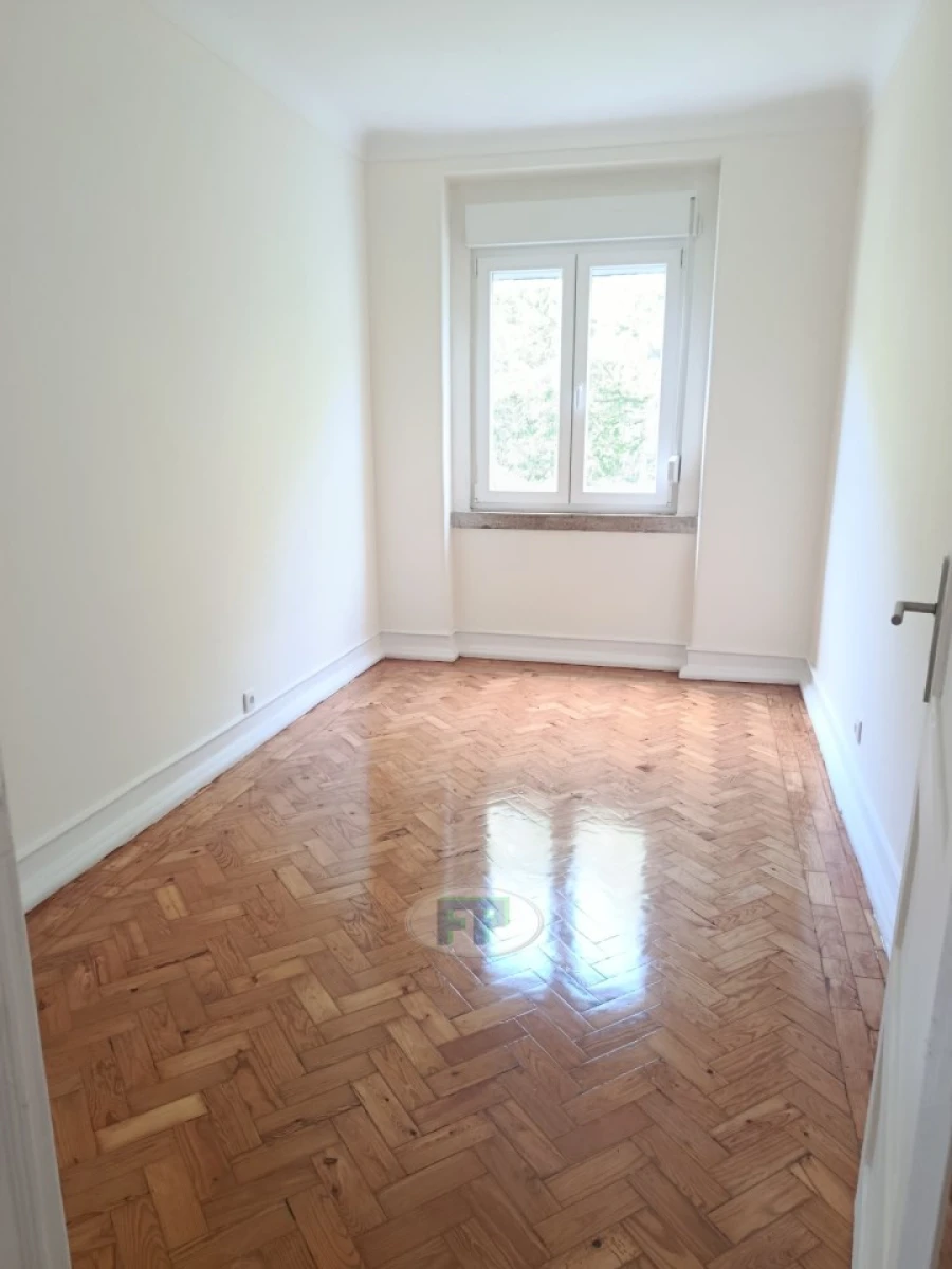 Apartamento T4 para Arrendamento em Avenidas Novas Foto 4