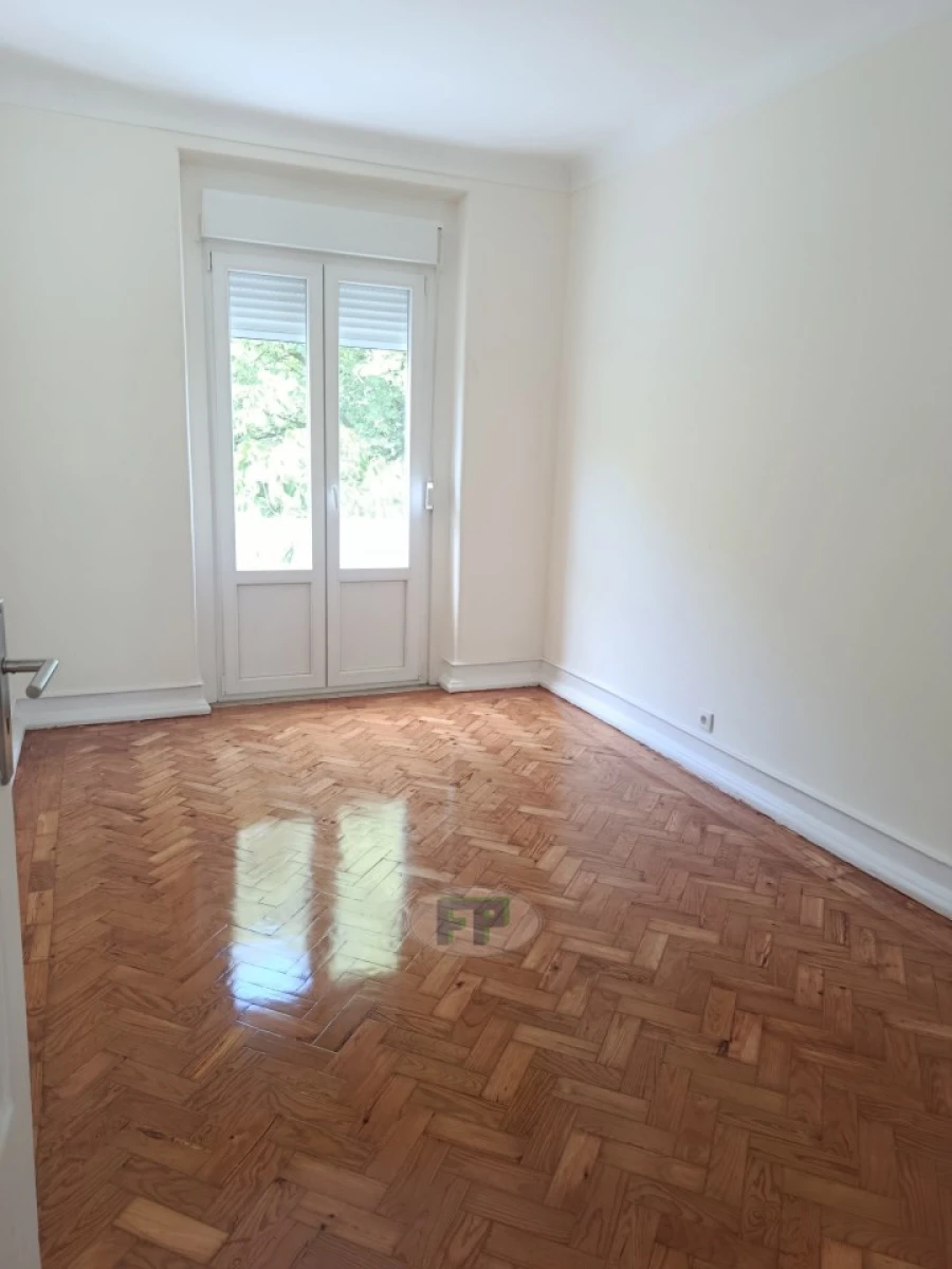 Apartamento T4 para Arrendamento em Avenidas Novas Foto 6