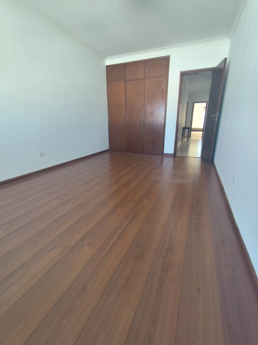 Apartamento T2 para Venda em Benavente Foto 4