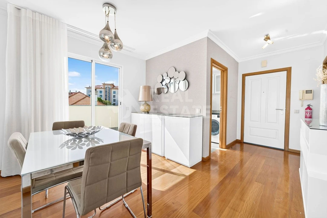 Apartamento T1 para Arrendamento em São Martinho Foto 6