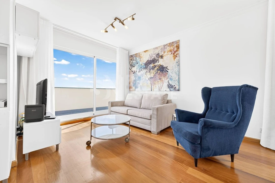 Apartamento T1 para Arrendamento em São Martinho Foto 3