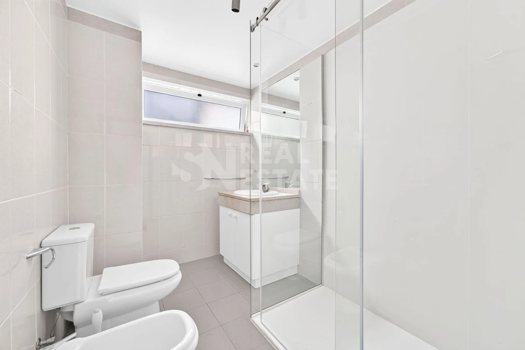 Apartamento T1 para Arrendamento em São Martinho Foto 12