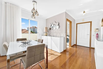 Apartamento T1 para Arrendamento em São Martinho